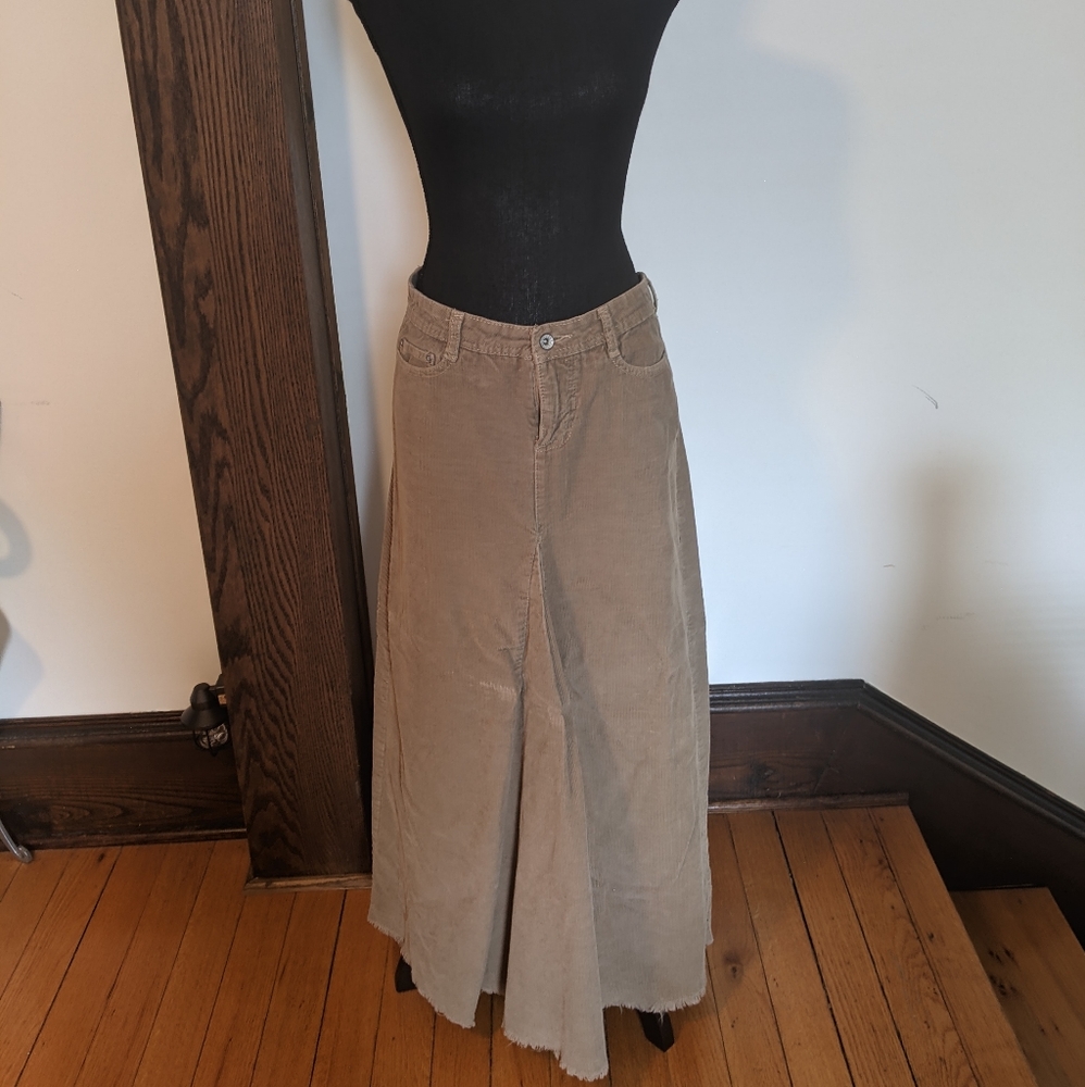 Revolt corduroy skirt